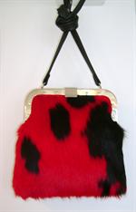 Hotsjok taske med bøjle i rød koskind med hår.